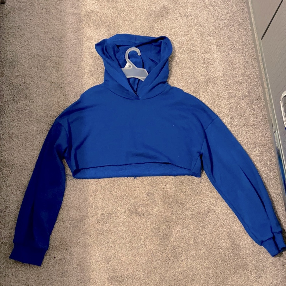 A crop top pullover